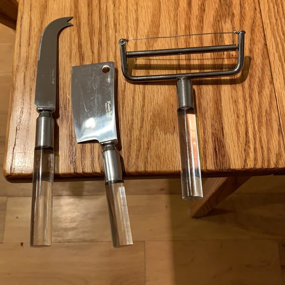 Frontier Forge Cheese Serving Set—Lucite Handles - Picture 6 of 7